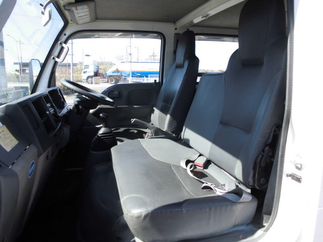 いすゞエルフダブルキャブ（Wキャブ）小型（2t・3t）[写真23]