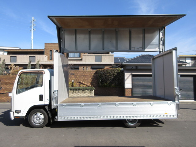 いすゞエルフアルミウイング小型（2t・3t）[写真15]