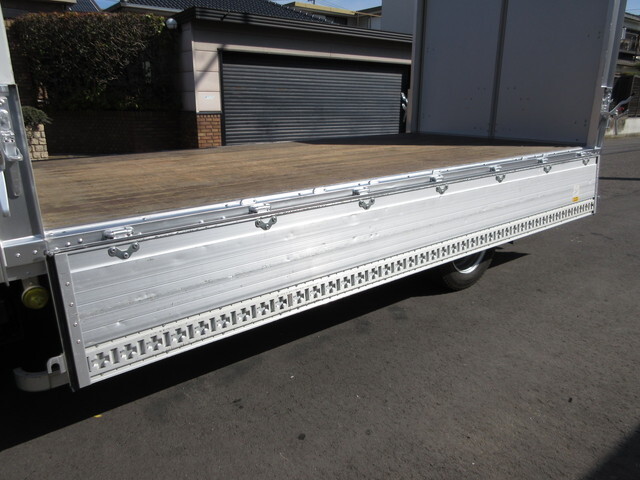 いすゞエルフアルミウイング小型（2t・3t）[写真18]