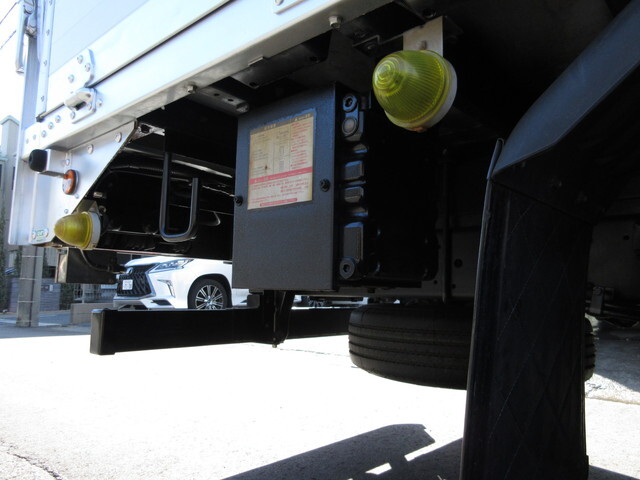 いすゞエルフアルミウイング小型（2t・3t）[写真38]