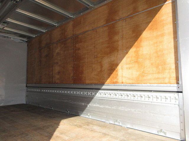 いすゞエルフアルミウイング小型（2t・3t）[写真09]