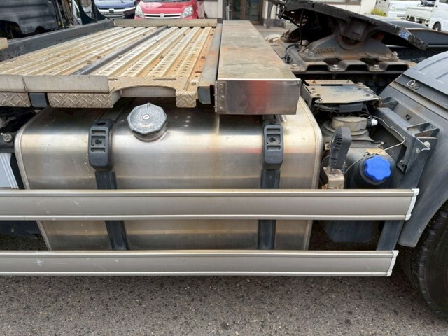 日野プロフィアトレーラーヘッド（トラクターヘッド）大型（10t）[写真10]