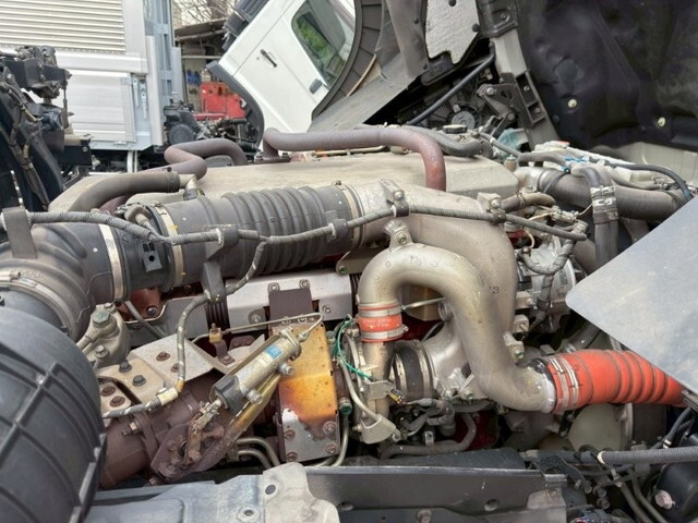 日野プロフィアトレーラーヘッド（トラクターヘッド）大型（10t）[写真16]