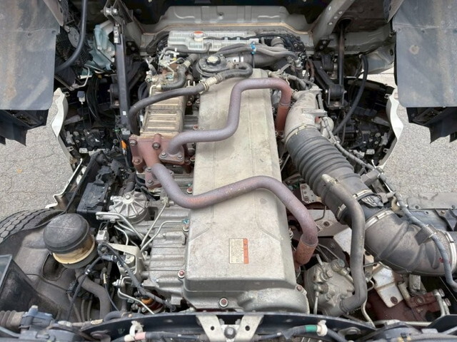 日野プロフィアトレーラーヘッド（トラクターヘッド）大型（10t）[写真17]