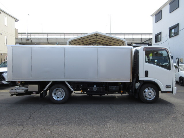 いすゞエルフパネルバン小型（2t・3t）[写真18]