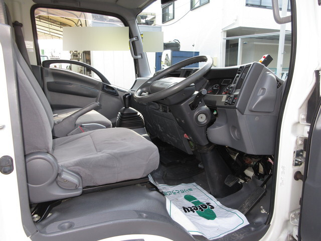 いすゞエルフパネルバン小型（2t・3t）[写真20]