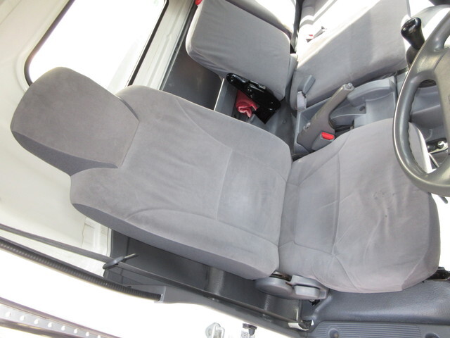 いすゞエルフパネルバン小型（2t・3t）[写真21]