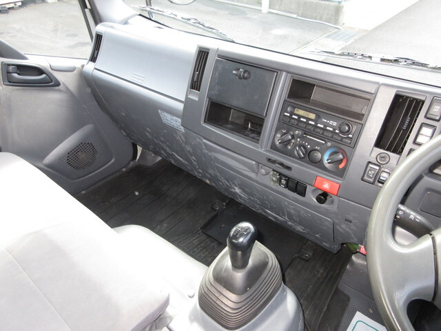 いすゞエルフパネルバン小型（2t・3t）[写真30]