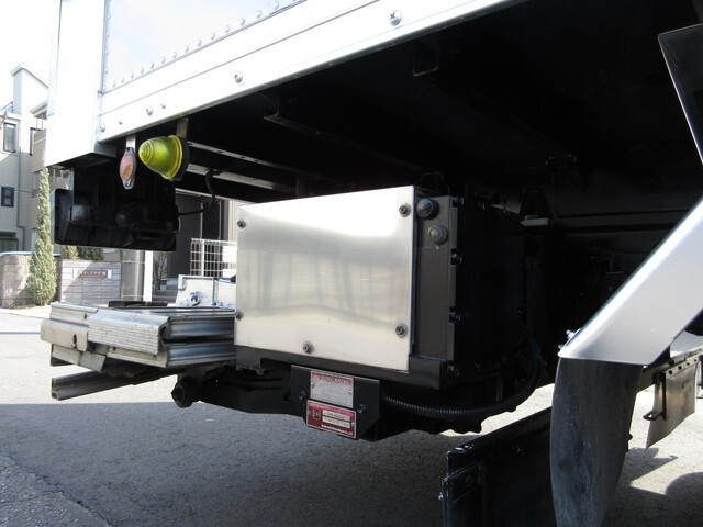 いすゞエルフパネルバン小型（2t・3t）[写真38]