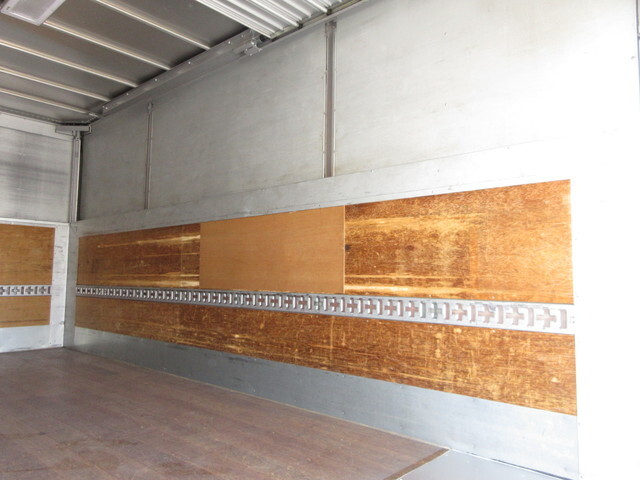 いすゞエルフパネルバン小型（2t・3t）[写真09]