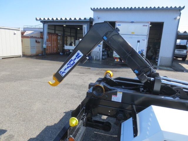 三菱ふそうファイターコンテナ専用車中型（4t）[写真10]