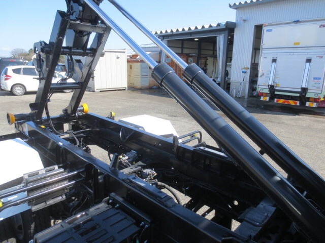 三菱ふそうファイターコンテナ専用車中型（4t）[写真12]