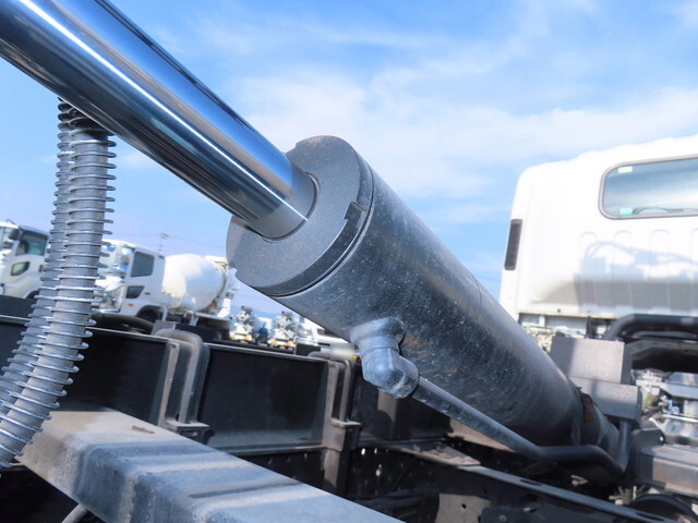 いすゞエルフセーフティローダー小型（2t・3t）[写真33]