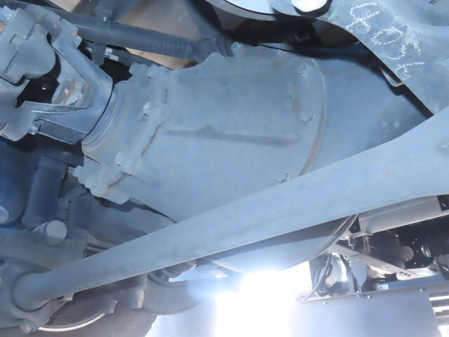 いすゞギガアルミウイング大型（10t）[写真11]