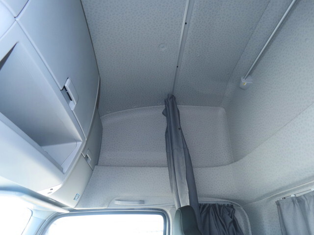 いすゞギガアルミウイング大型（10t）[写真24]