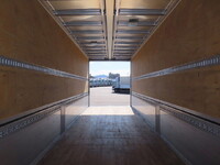 いすゞギガアルミウイング大型（10t）[写真33]