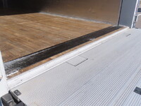 いすゞギガアルミウイング大型（10t）[写真36]