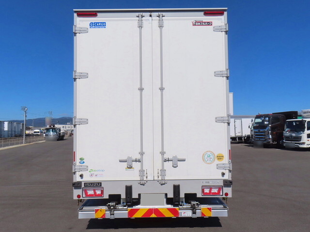 いすゞギガアルミウイング大型（10t）[写真06]