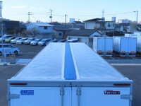 いすゞギガアルミウイング大型（10t）[写真09]