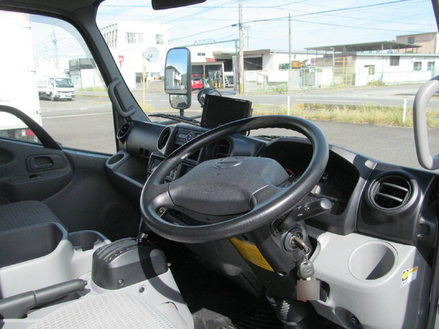 日野デュトロ冷凍車（冷蔵車）小型（2t・3t）[写真16]