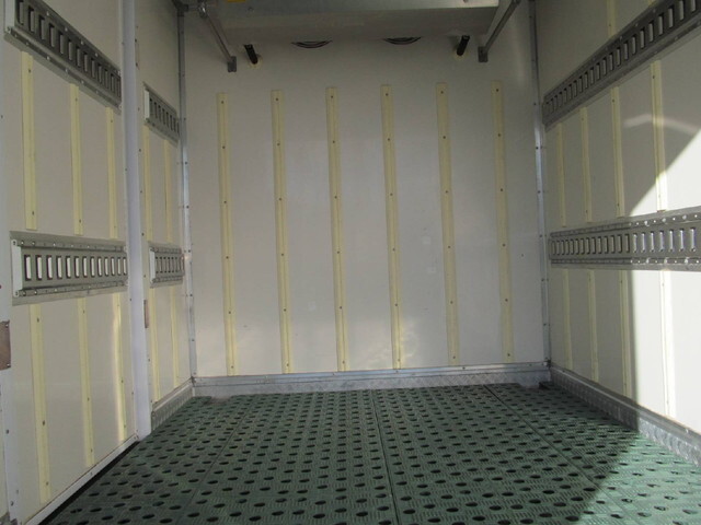 いすゞエルフ冷凍車（冷蔵車）小型（2t・3t）[写真10]