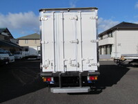 いすゞエルフ冷凍車（冷蔵車）小型（2t・3t）[写真09]