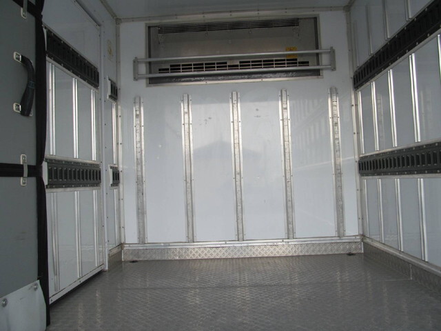 いすゞエルフ冷凍車（冷蔵車）小型（2t・3t）[写真10]