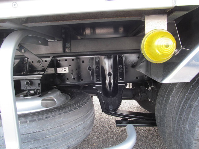 いすゞエルフ冷凍車（冷蔵車）小型（2t・3t）[写真12]