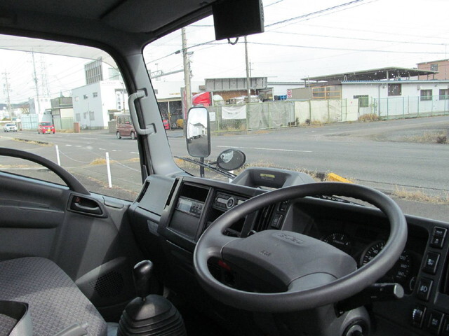 いすゞエルフ冷凍車（冷蔵車）小型（2t・3t）[写真14]