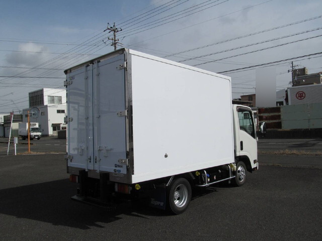 いすゞエルフ冷凍車（冷蔵車）小型（2t・3t）[写真04]