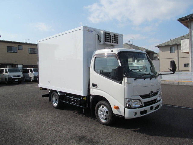 日野デュトロ冷凍車（冷蔵車）小型（2t・3t）[写真03]