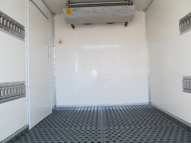 いすゞエルフ冷凍車（冷蔵車）小型（2t・3t）[写真10]