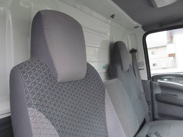 いすゞエルフ冷凍車（冷蔵車）小型（2t・3t）[写真16]