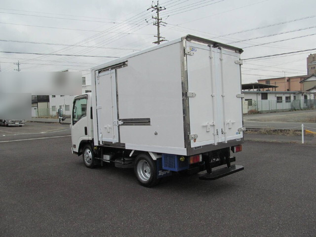 いすゞエルフ冷凍車（冷蔵車）小型（2t・3t）[写真04]