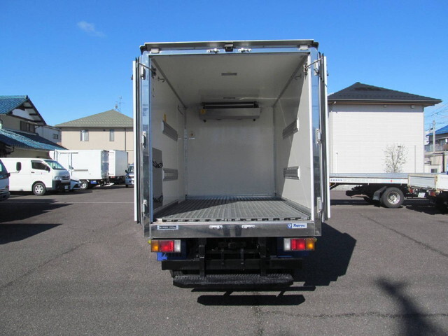 いすゞエルフ冷凍車（冷蔵車）小型（2t・3t）[写真09]