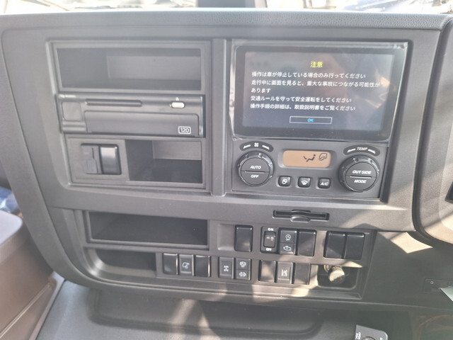 いすゞギガダンプ大型（10t）[写真10]