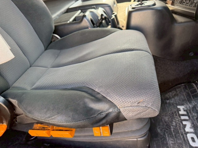 日野プロフィア冷蔵冷凍ウイング大型（10t）[写真14]