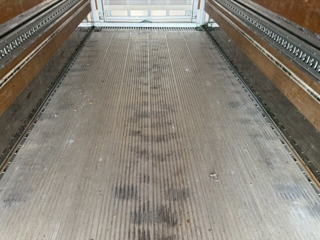 日野プロフィア冷蔵冷凍ウイング大型（10t）[写真34]