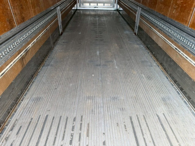 日野プロフィア冷蔵冷凍ウイング大型（10t）[写真35]