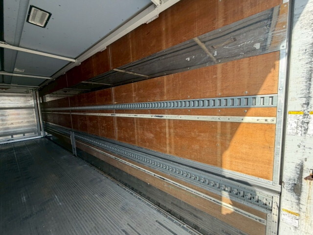 日野プロフィア冷蔵冷凍ウイング大型（10t）[写真37]