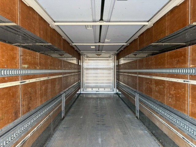 日野プロフィア冷蔵冷凍ウイング大型（10t）[写真38]