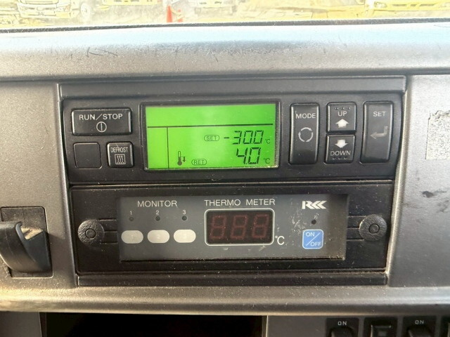 日野プロフィア冷蔵冷凍ウイング大型（10t）[写真39]