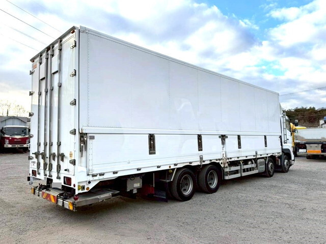 日野プロフィア冷蔵冷凍ウイング大型（10t）[写真05]