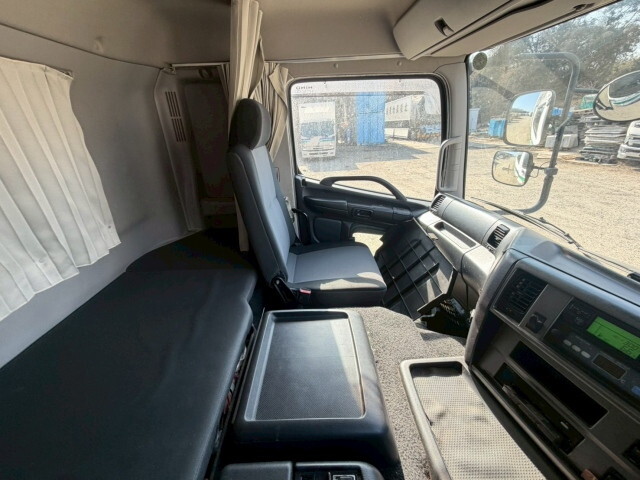 日野プロフィア冷蔵冷凍ウイング大型（10t）[写真07]