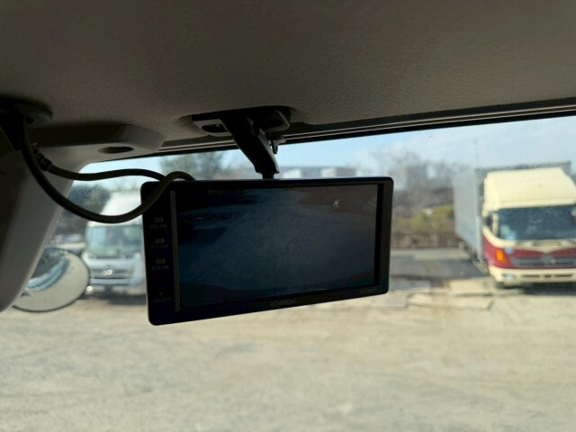 日野プロフィア冷蔵冷凍ウイング大型（10t）[写真09]