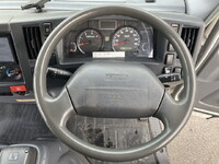 いすゞエルフアルミバン小型（2t・3t）[写真32]