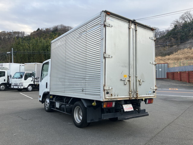 いすゞエルフアルミバン小型（2t・3t）[写真04]