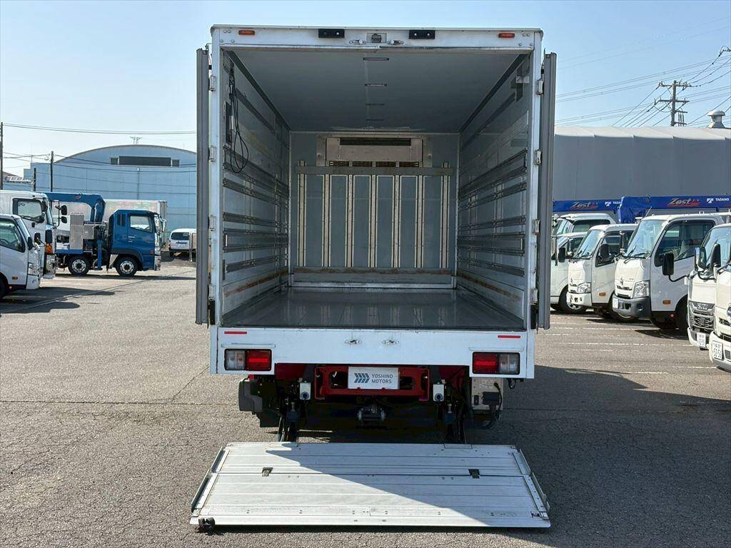 日野レンジャー冷凍車（冷蔵車）中型（4t）[写真11]