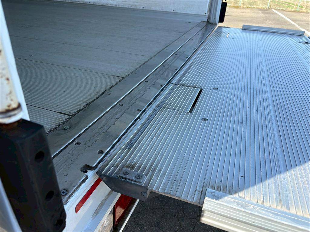 日野レンジャー冷凍車（冷蔵車）中型（4t）[写真13]