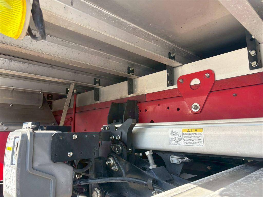 日野レンジャー冷凍車（冷蔵車）中型（4t）[写真16]